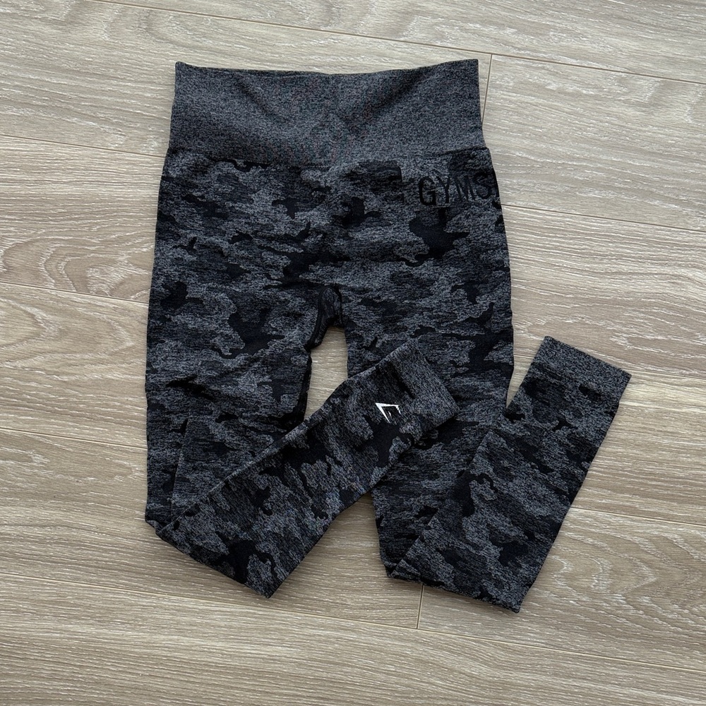 Gymshark Women’s Dark Gray Charcoal Camo Seamless Leggings